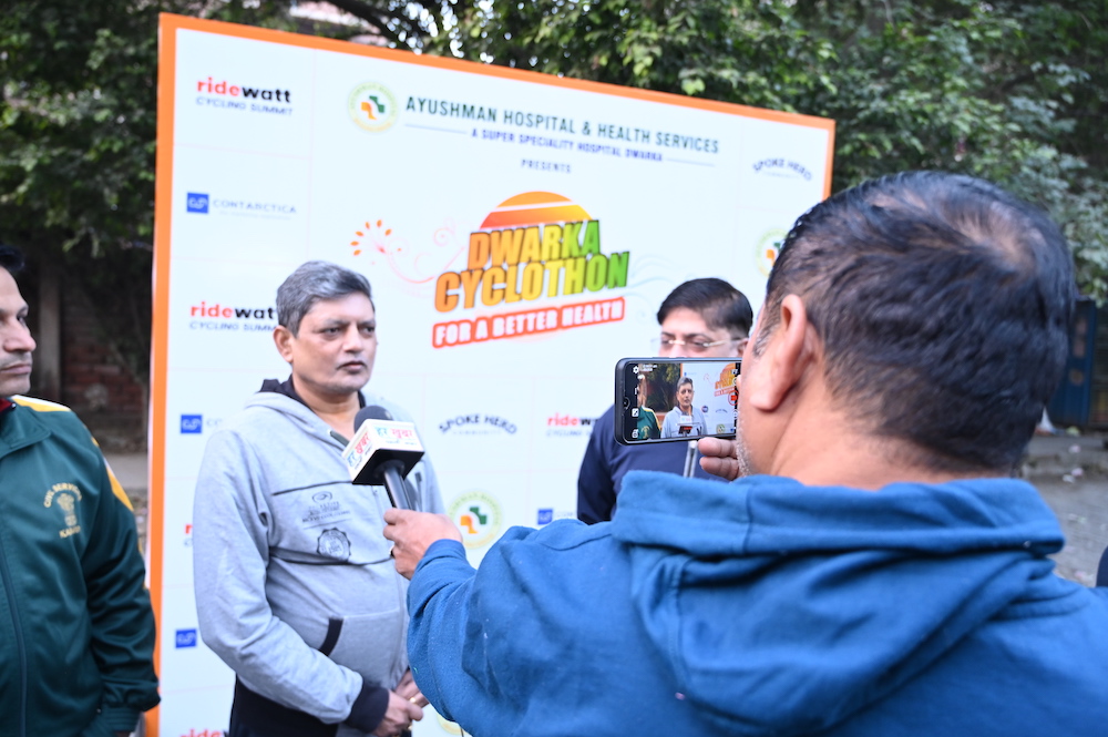Dr. SS Murthy Speaking to the media in dwarka cyclothon
