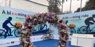 4-degree temperature, 60 cyclists, and a zillion flowers- See how Delhi cyclists advocate usage of natural flowers